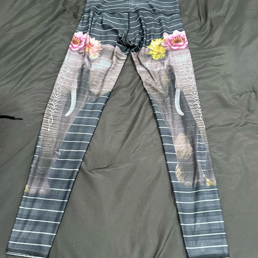 Teeki Love the Elephant Hot Yoga Pants Leggings Medium - Picture 6 of 7